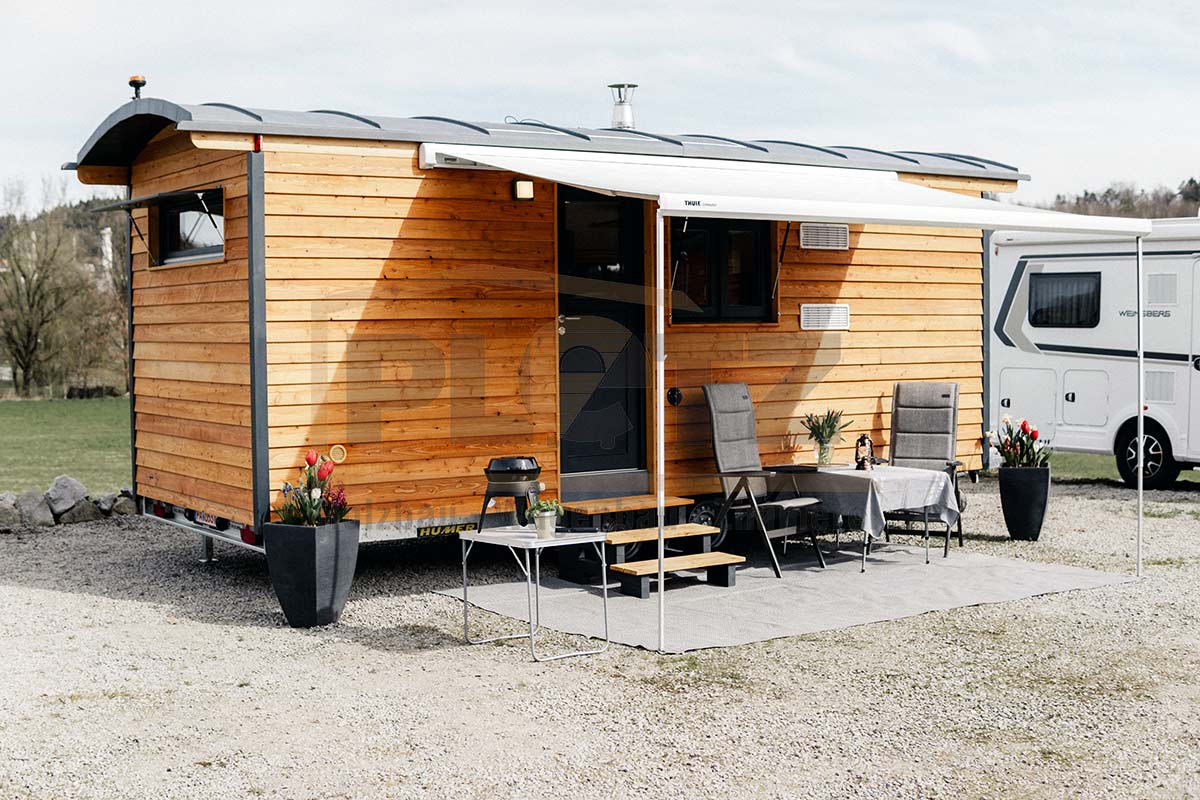 Privates Tiny House auf Rädern aus nachhaltigem Holz