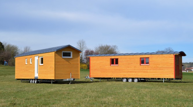 Gewerblicher Zirkuswagen als Kindergartenwagen aus Holz